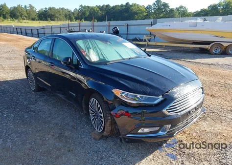 2018 Ford Fusion Hybrid Titanium from USA, damaged, VIN 3FA6P0RU4JR171305